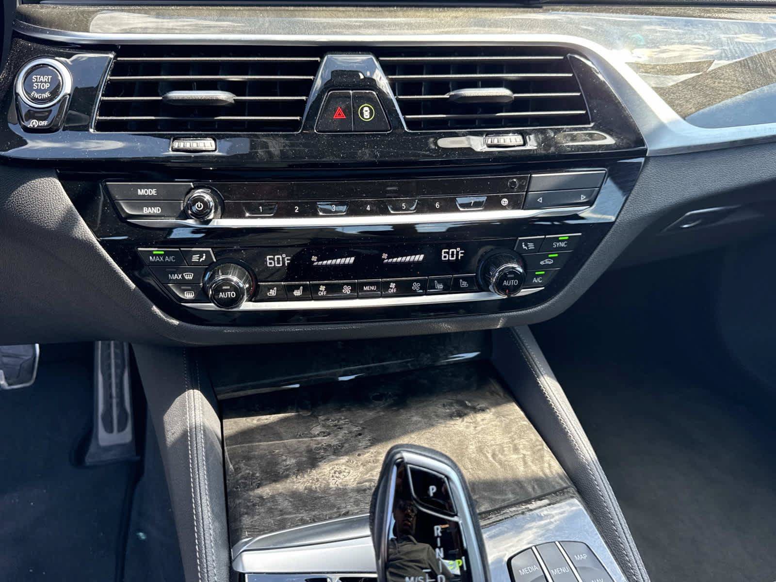 Used 2020 BMW M550i xDrive w/ Dynamic Handling Package AWD/4WD image 20