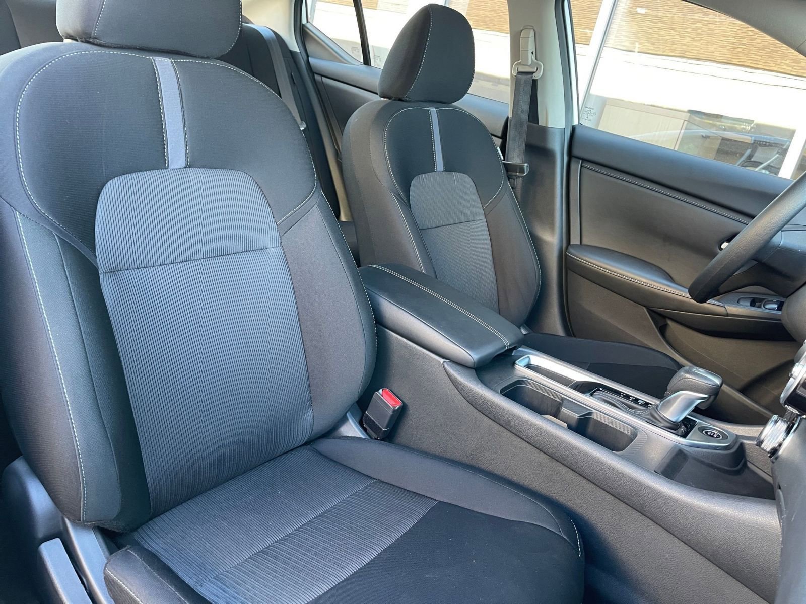 Used 2025 Nissan Sentra SV image 34