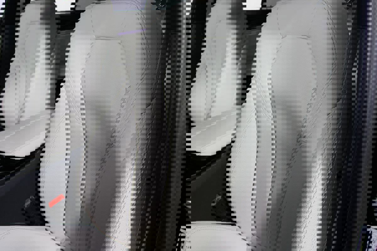 Used 2023 BMW 530e 530e w/ M Sport Package image 11