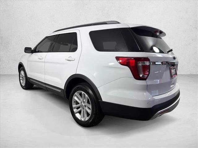 Used 2017 Ford Explorer XLT FWD image 5