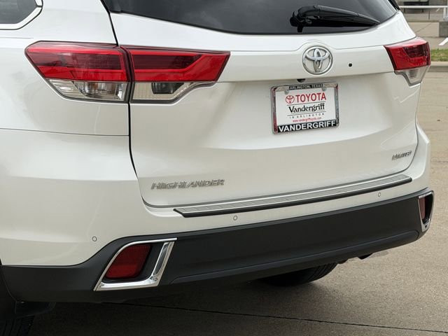 Certified 2018 Toyota Highlander Limited Platinum image 6