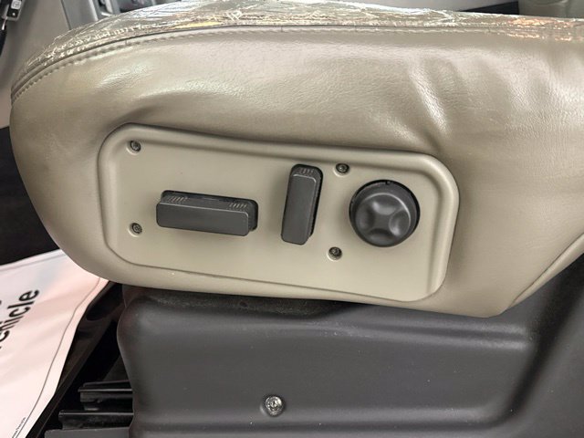 Used 2017 Chevrolet Tahoe LT w/ Luxury Package AWD/4WD image 17