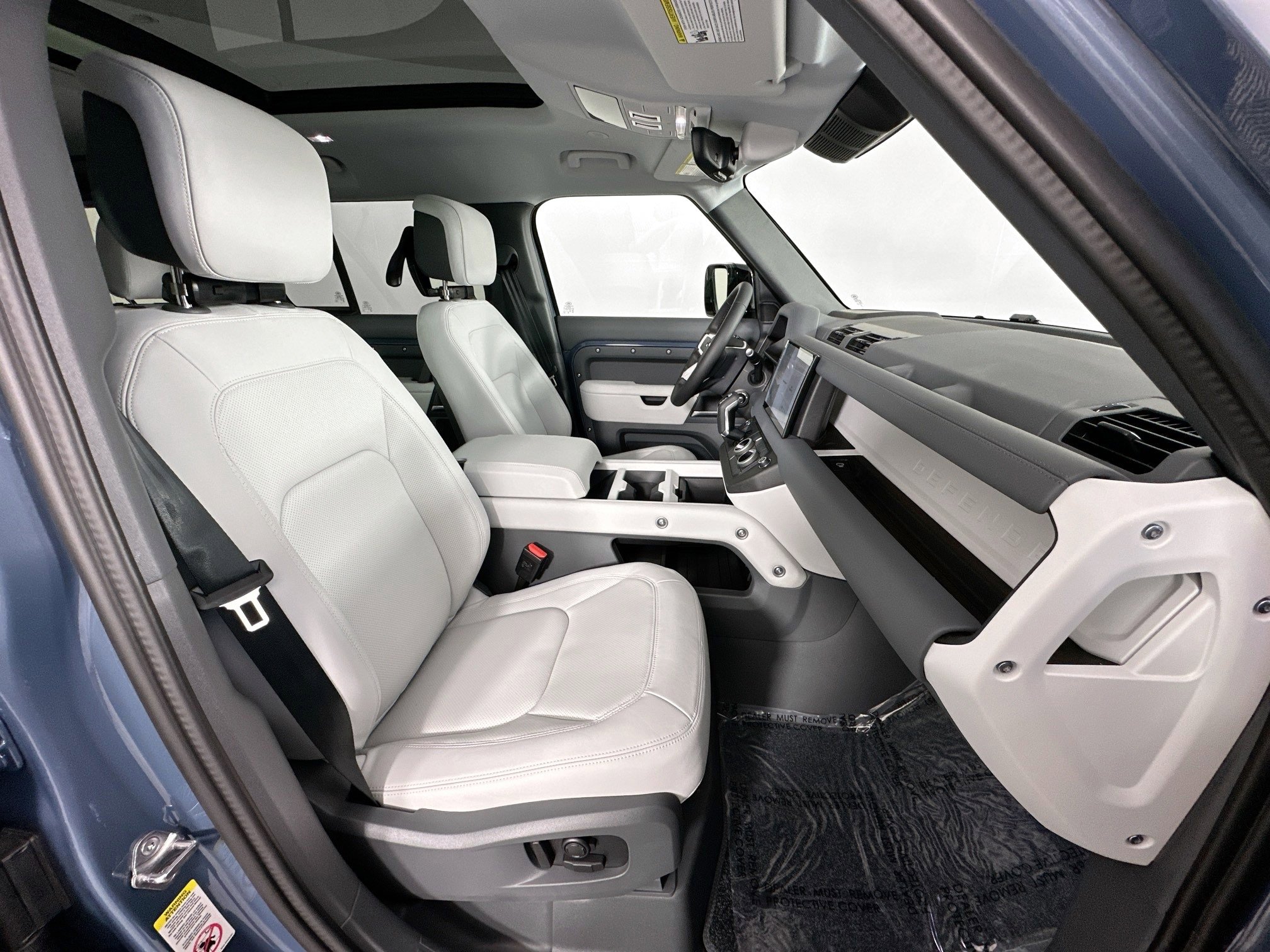 Used 2025 Land Rover Defender 110 S image 26
