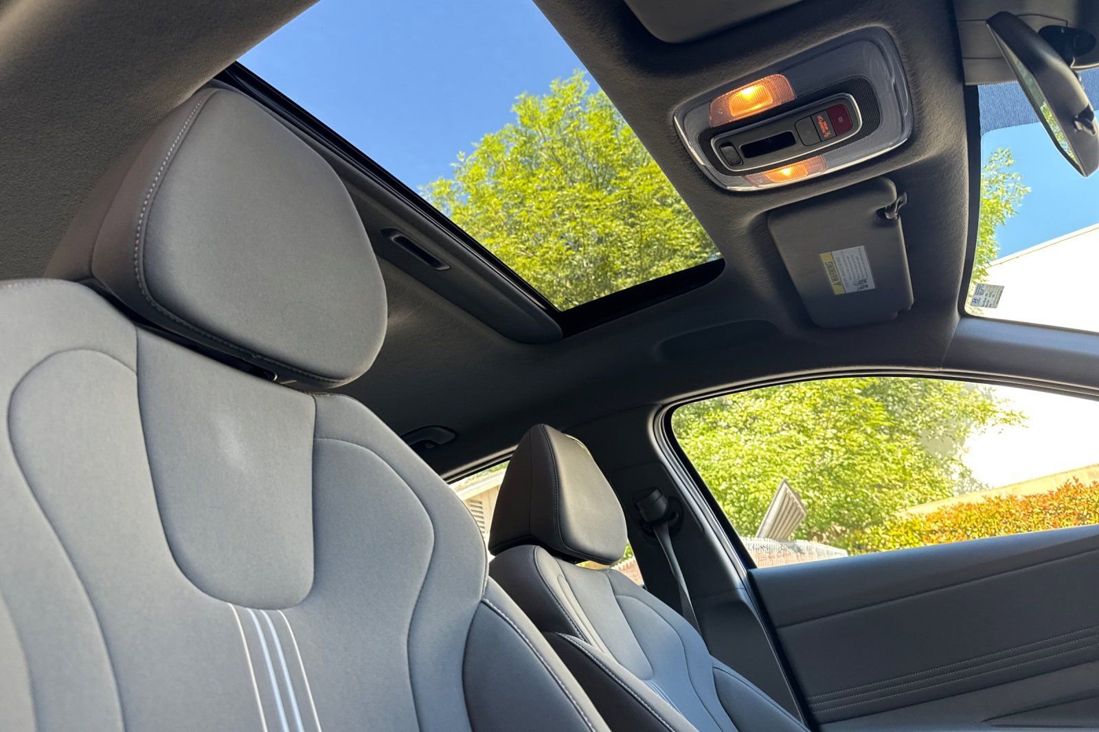 Used 2024 Hyundai Elantra SEL w/ Convenience Package image 20