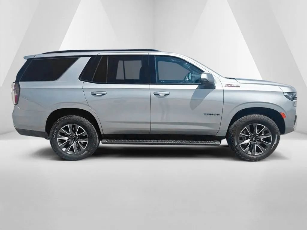 Used 2024 Chevrolet Tahoe Z71 w/ Luxury Package AWD/4WD image 8