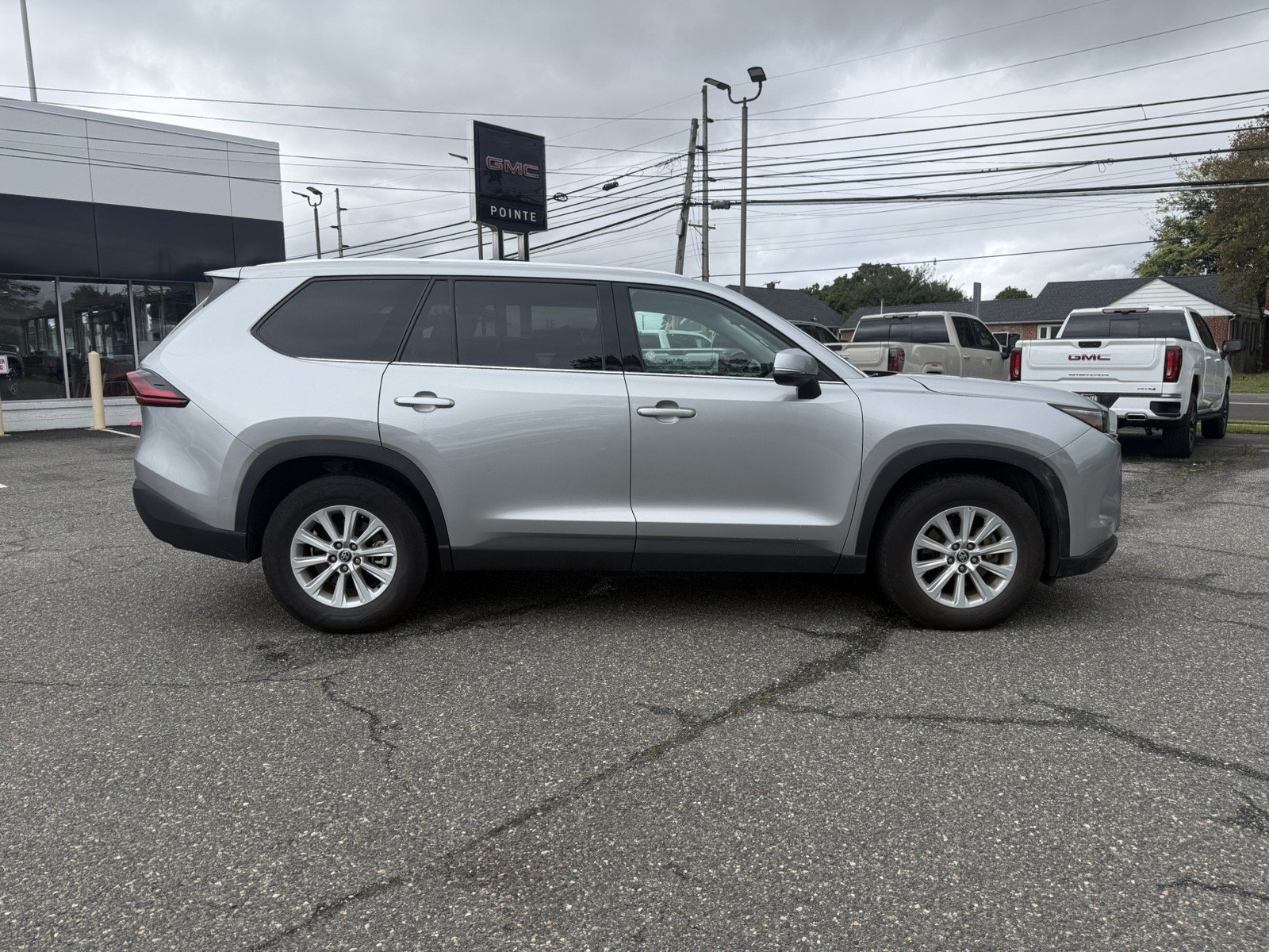Used 2025 Toyota Grand Highlander AWD image 2
