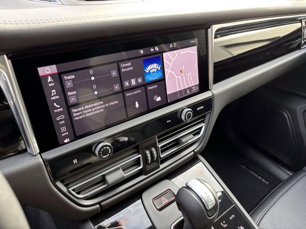 Used 2025 Porsche Macan Turbo image 32