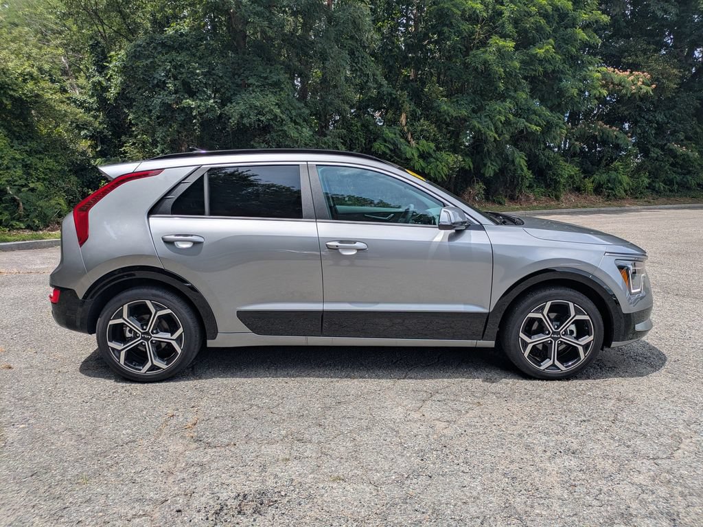Used 2025 Kia Niro EX Touring FWD image 3