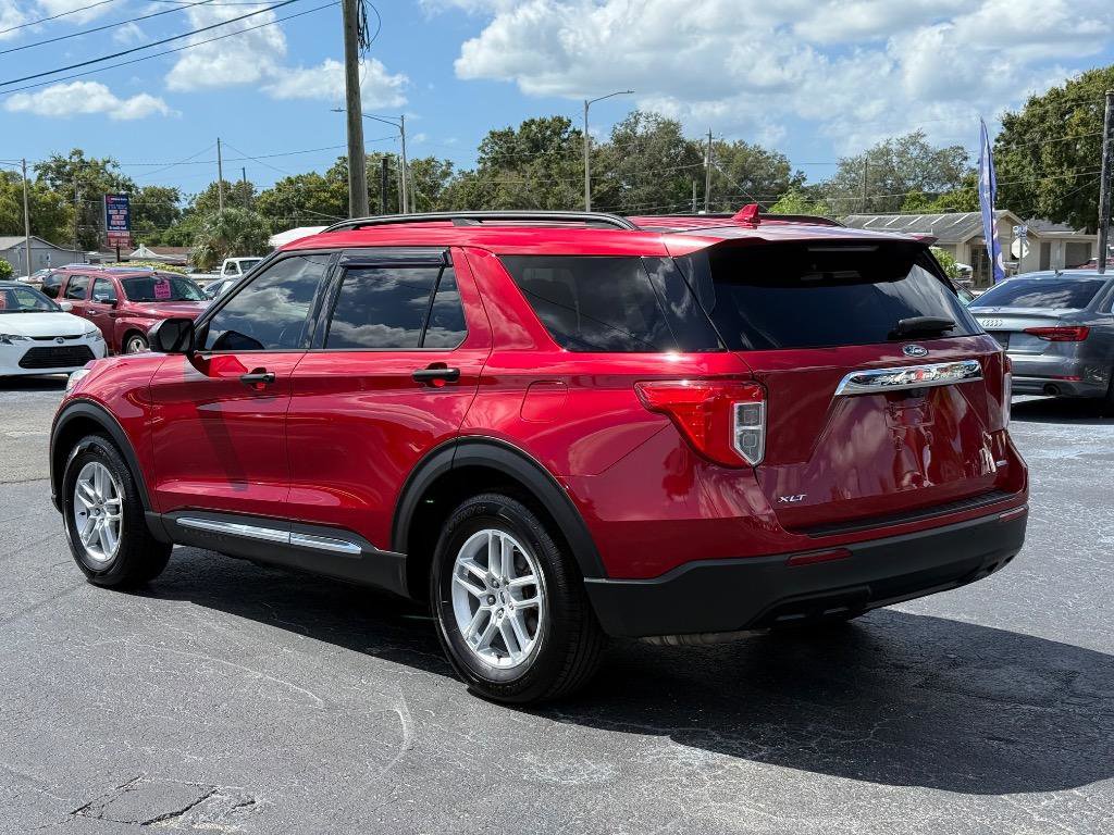 Used 2020 Ford Explorer XLT image 3