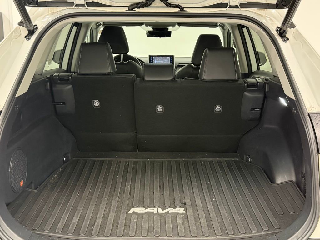 Used 2021 Toyota RAV4 Limited image 27