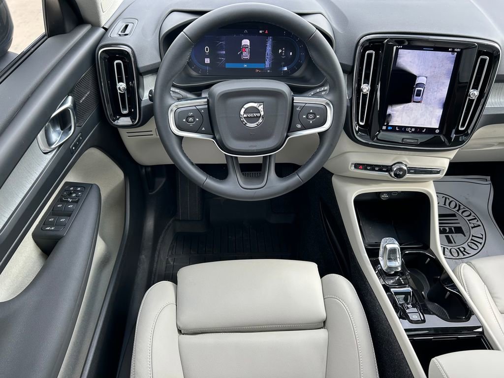 Used 2025 Volvo XC40 B5 Ultra w/ Protection Package AWD/4WD image 14