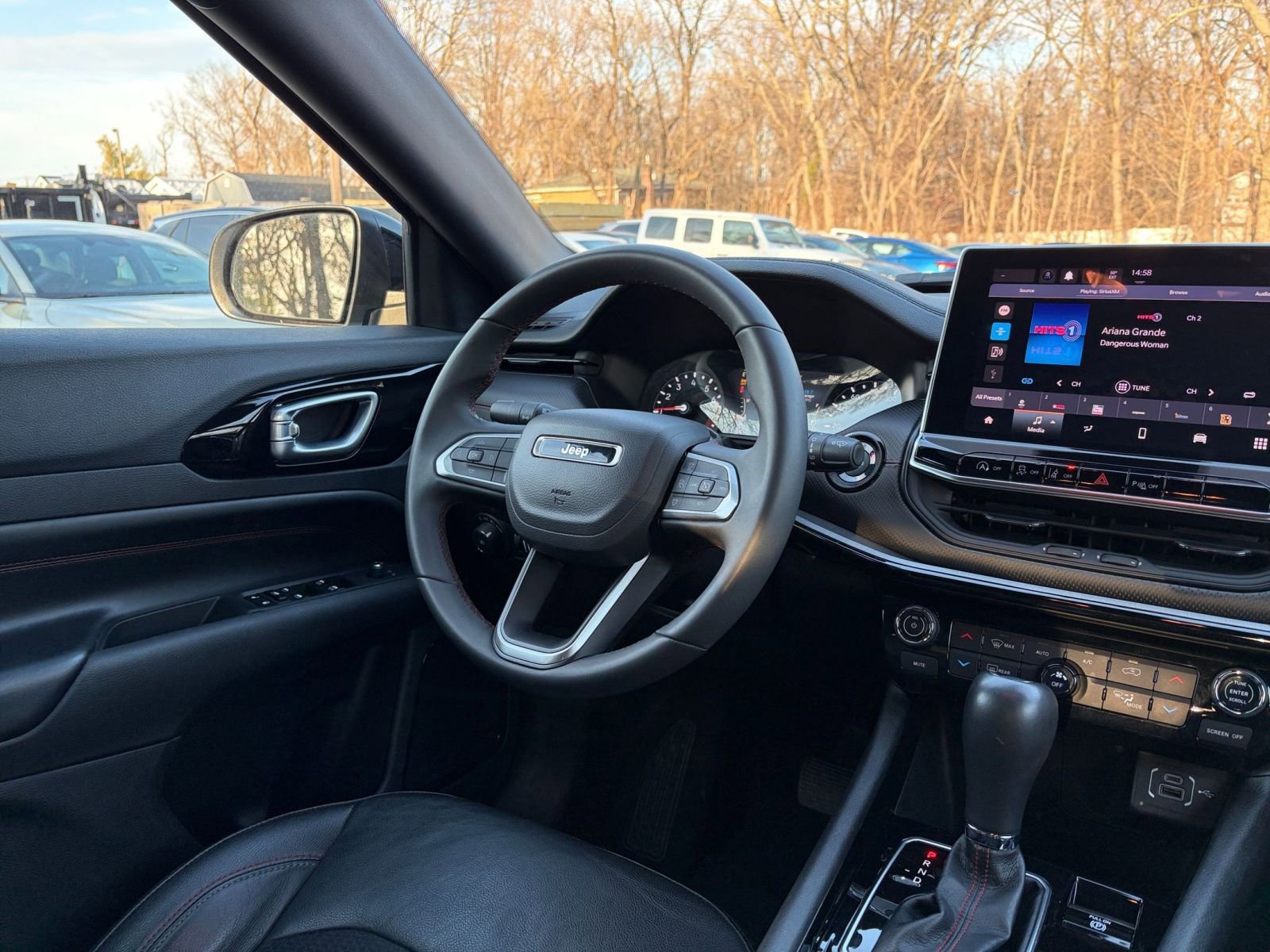 Used 2025 Jeep Compass Trailhawk image 33