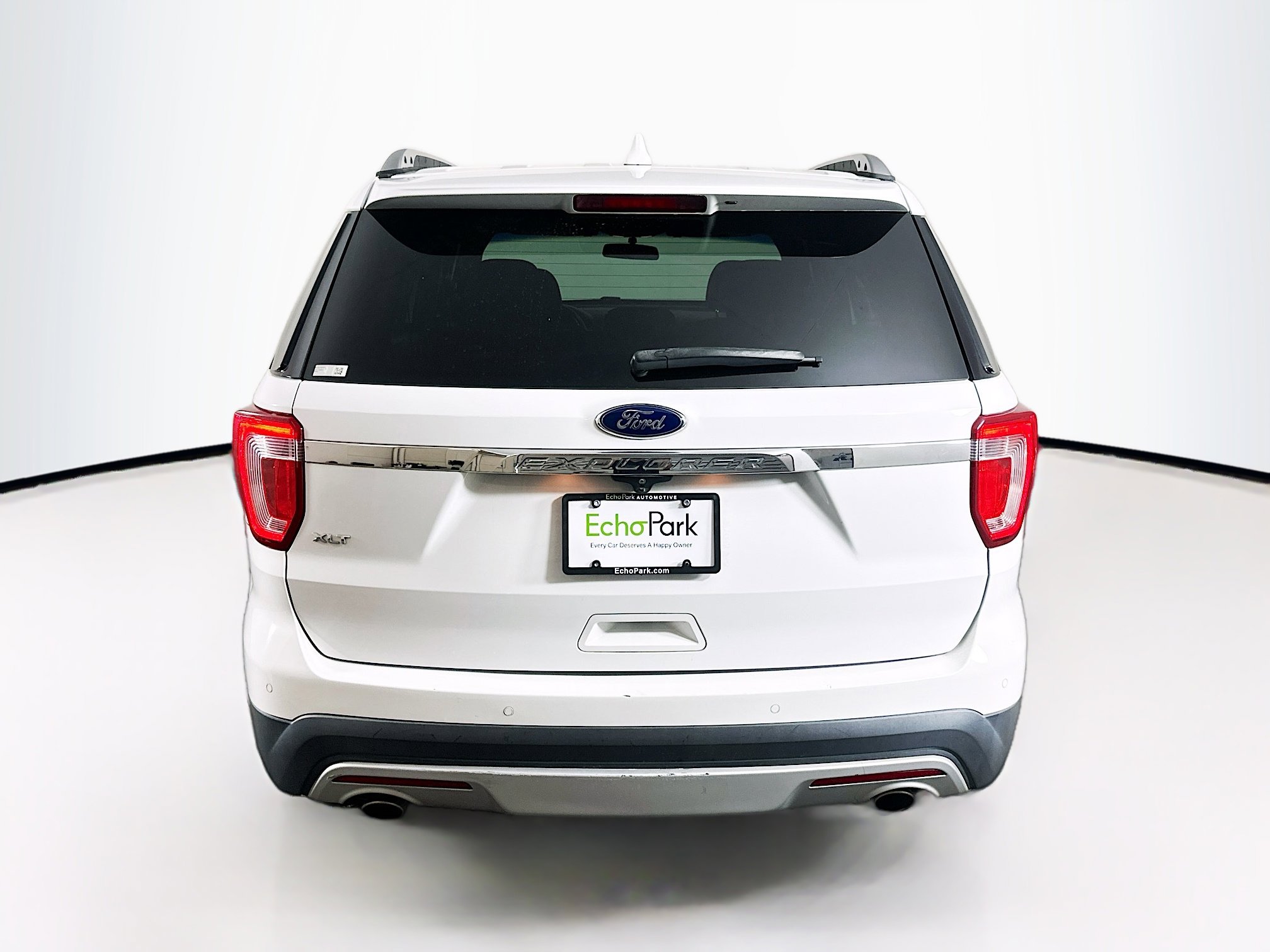 Used 2017 Ford Explorer XLT image 7