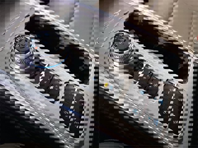 Used 2021 Ford Explorer XLT w/ Equipment Group 202A image 16