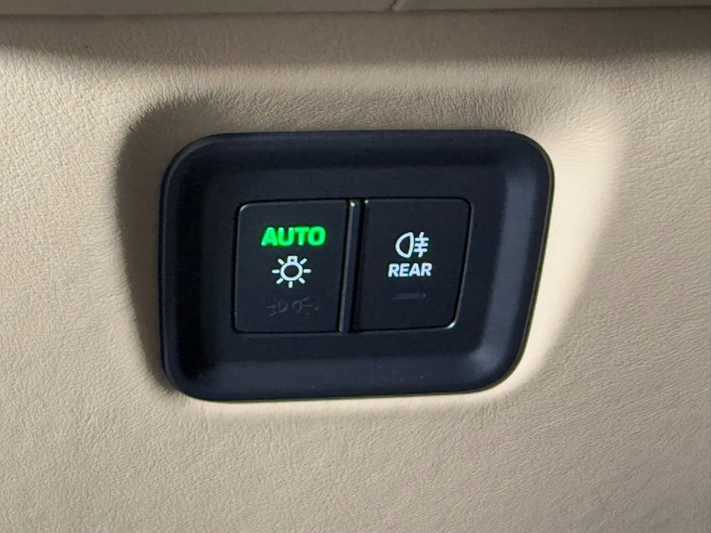 New 2026 Porsche Cayenne image 35