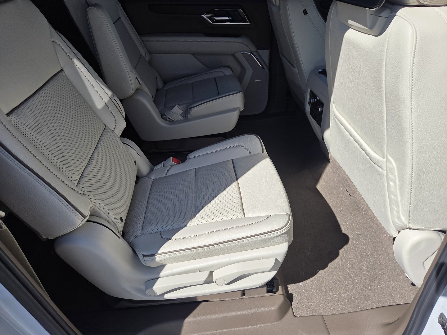 New 2027 GMC Yukon XL Denali w/ Denali Reserve Package AWD/4WD image 26