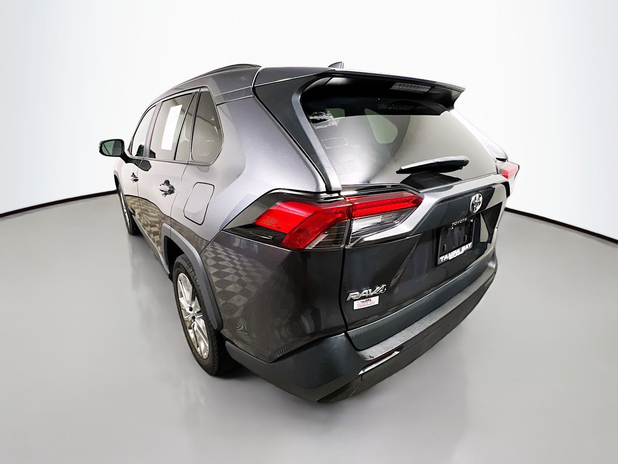 Used 2023 Toyota RAV4 XLE Premium image 8