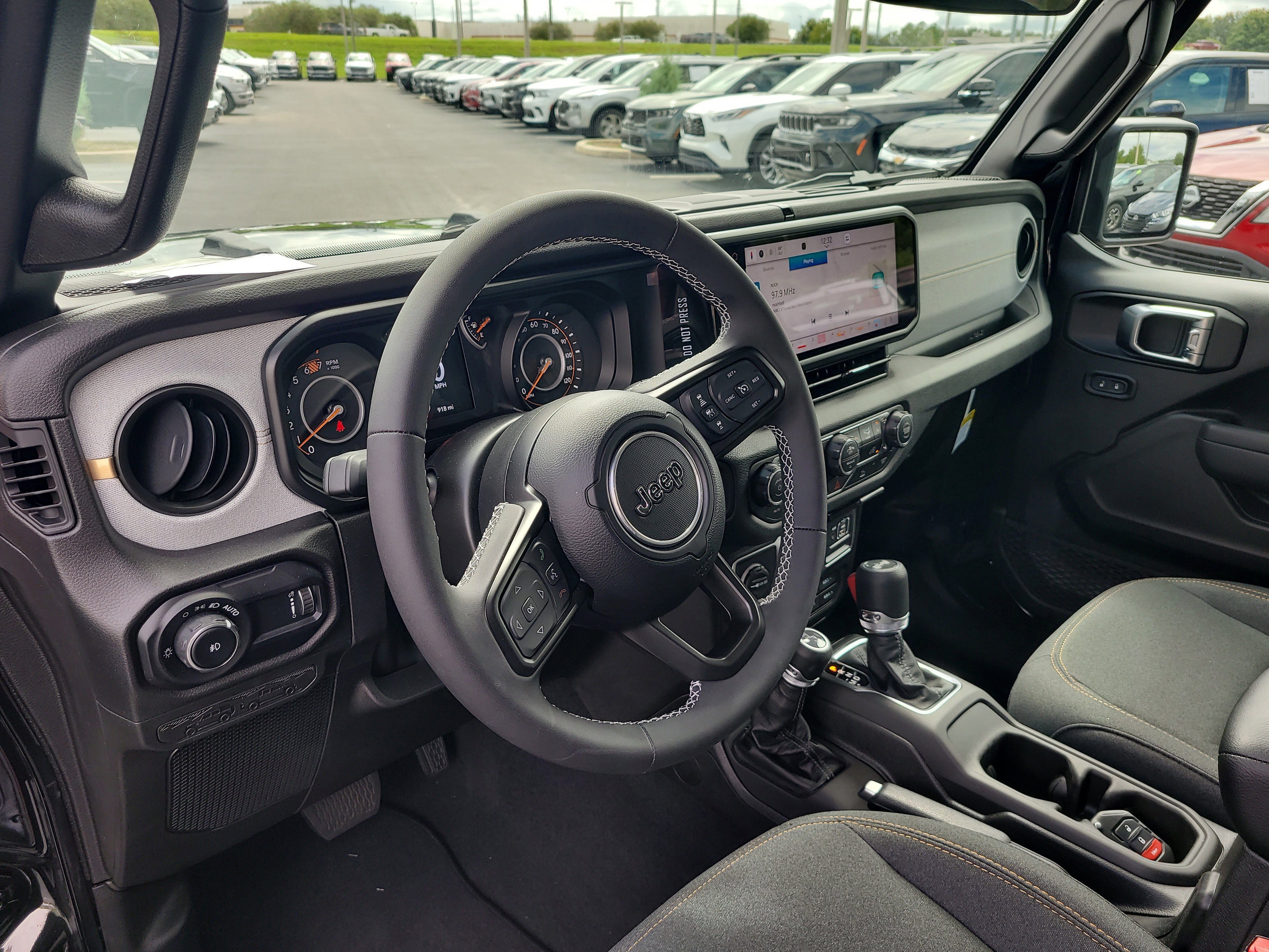 Used 2025 Jeep Wrangler Willys image 15