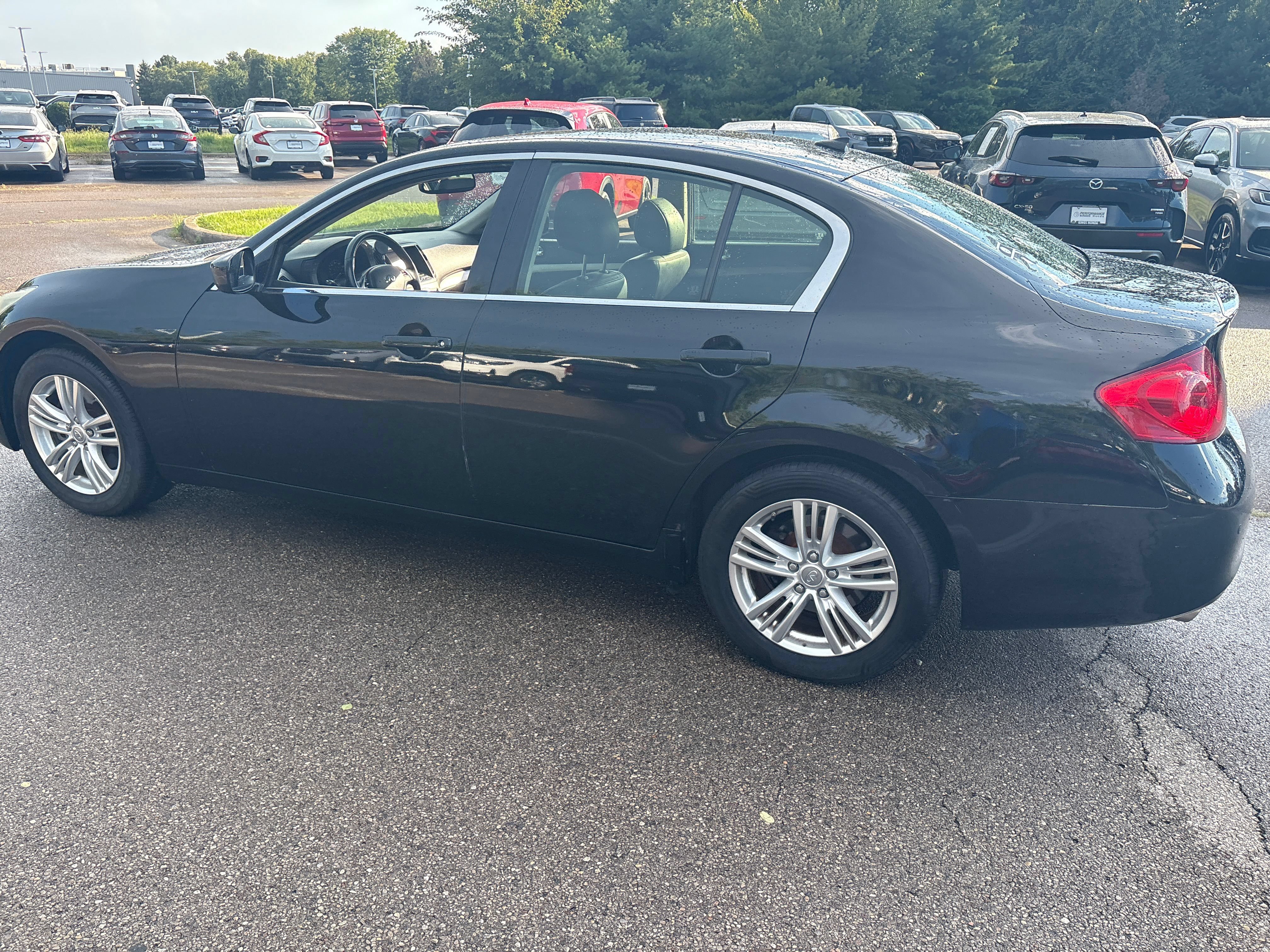 Used 2013 INFINITI G37 x Sedan w/ Premium Pkg AWD/4WD image 11