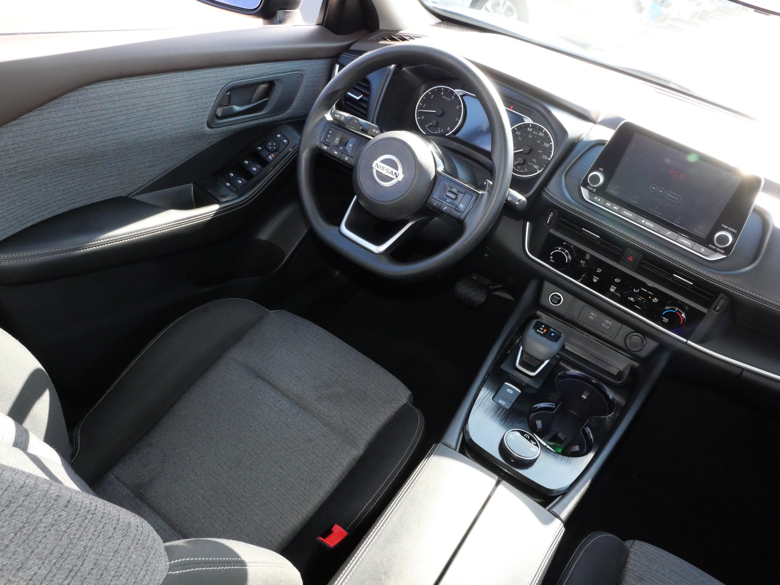 Used 2021 Nissan Rogue S AWD/4WD image 9