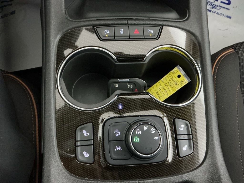 Used 2020 GMC Acadia AT4 w/ Driver Alert Package II AWD/4WD image 21