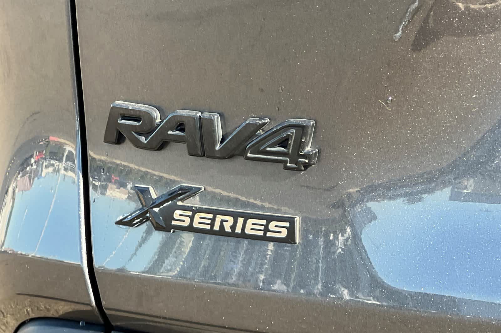 Used 2021 Toyota RAV4 XLE FWD image 32