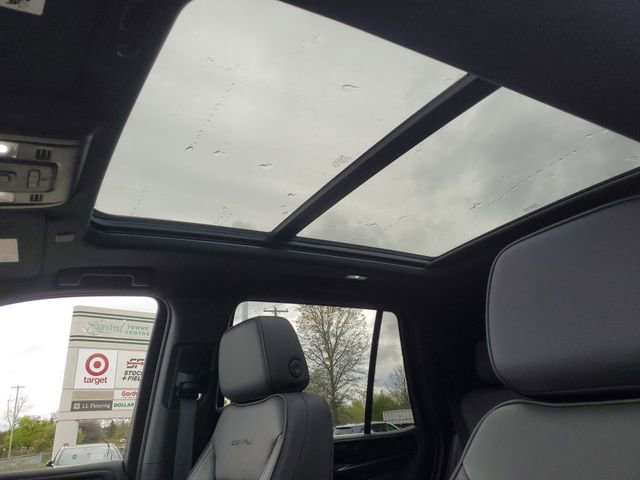 Used 2023 GMC Yukon Denali AWD/4WD image 6