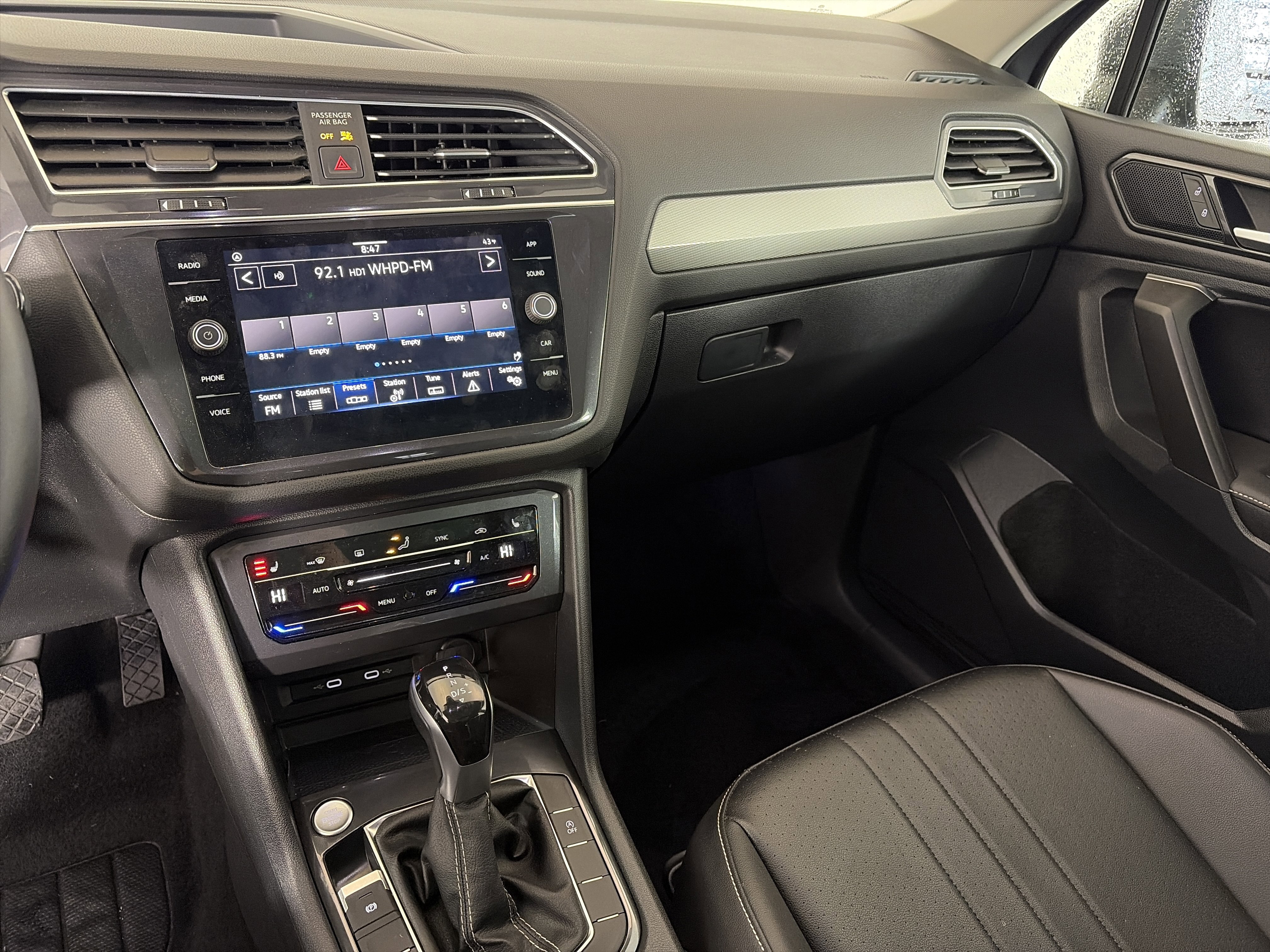 Used 2022 Volkswagen Tiguan SE image 4