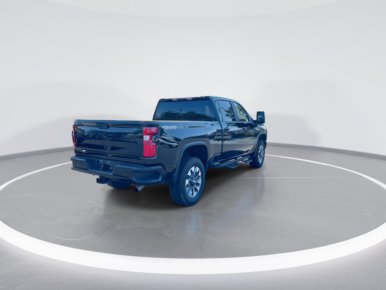 Used 2021 Chevrolet Silverado 2500 Custom w/ Custom Value Package AWD/4WD image 9