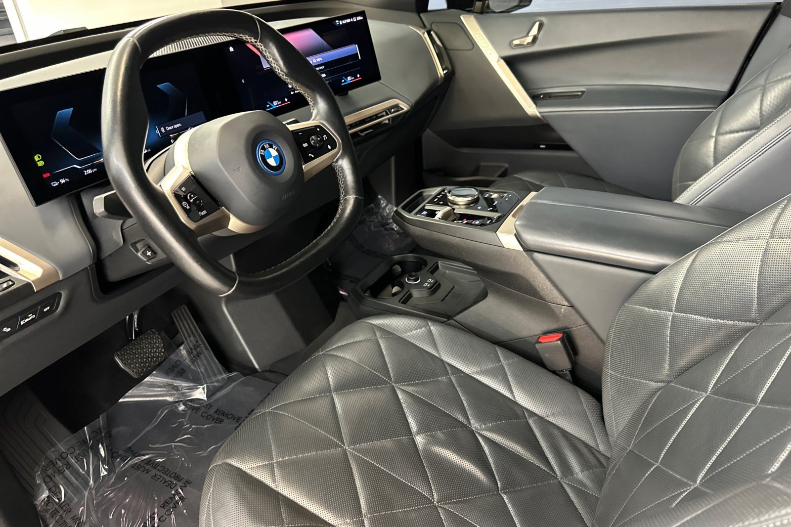 Certified 2023 BMW iX xDrive50 AWD/4WD image 4