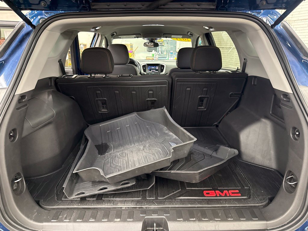 Used 2021 GMC Terrain SLE w/ Driver Convenience Package FWD image 14