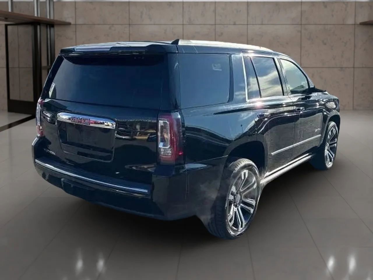 Used 2018 GMC Yukon Denali w/ Denali Ultimate Package image 4