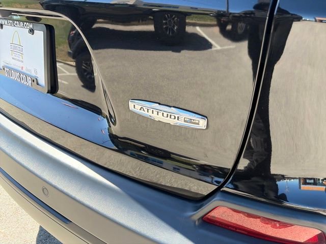 Used 2020 Jeep Cherokee Latitude Plus w/ Cold Weather Group FWD image 60