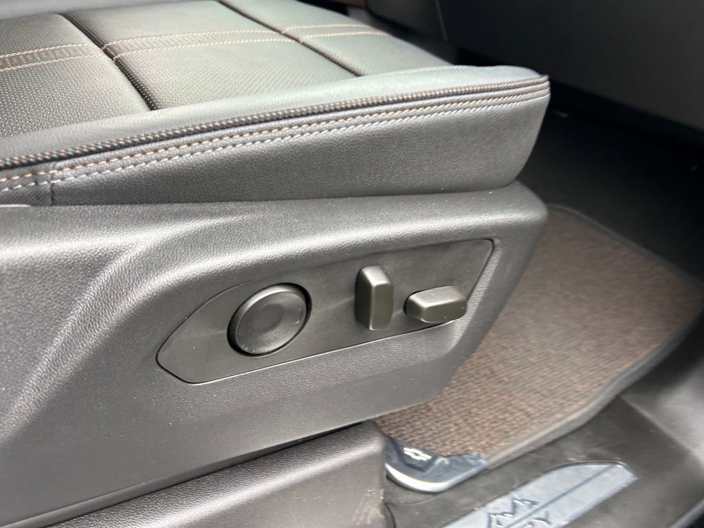 Used 2024 Chevrolet Silverado 1500 High Country image 51