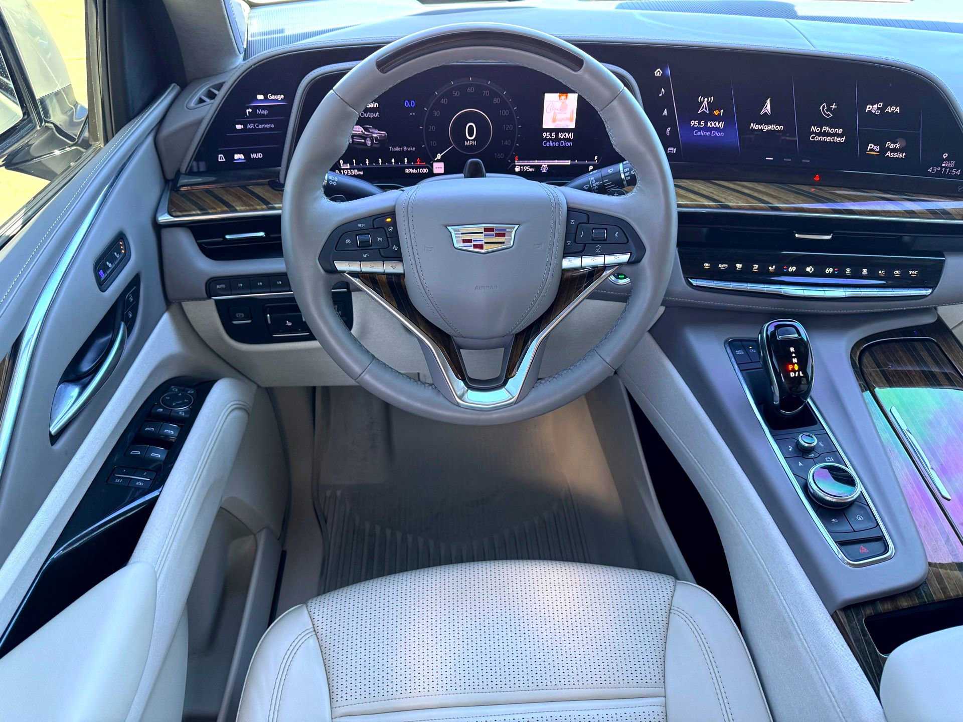 Used 2023 Cadillac Escalade Sport Platinum w/ Heavy-Duty Trailer Package image 27