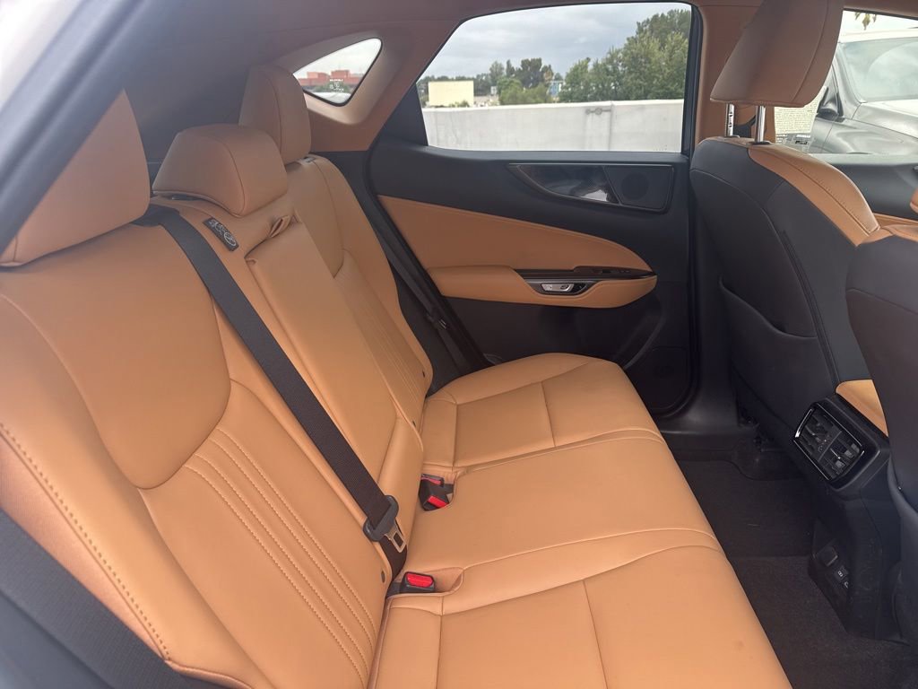 Used 2024 Lexus NX 250 FWD image 7