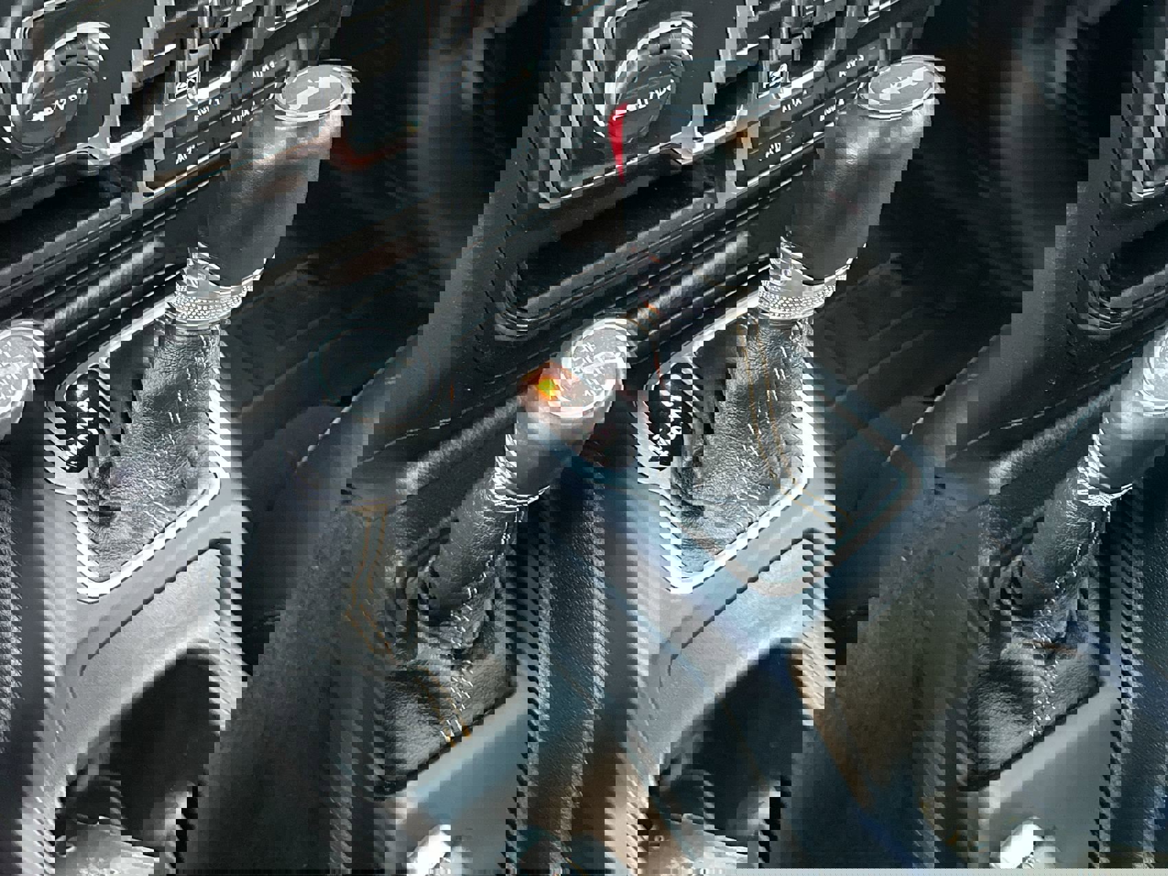 Used 2020 Jeep Wrangler Unlimited Sahara image 20