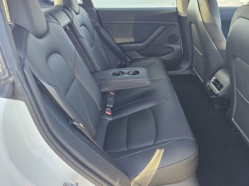 Used 2023 Tesla Model 3 Standard Range image 21