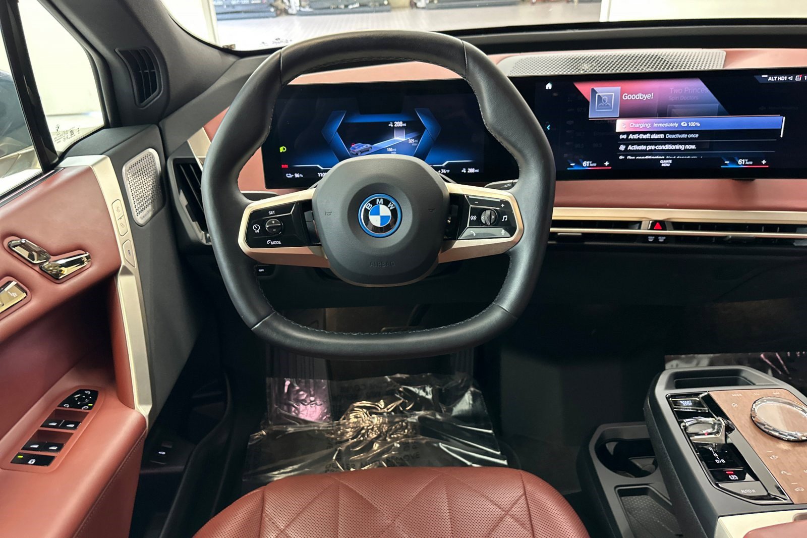 Certified 2023 BMW iX M60 w/ Executive Package AWD/4WD image 29