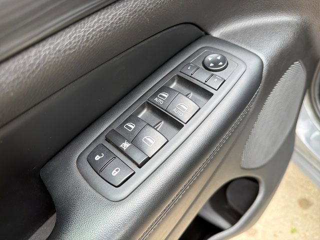 Used 2020 Jeep Grand Cherokee Altitude image 13