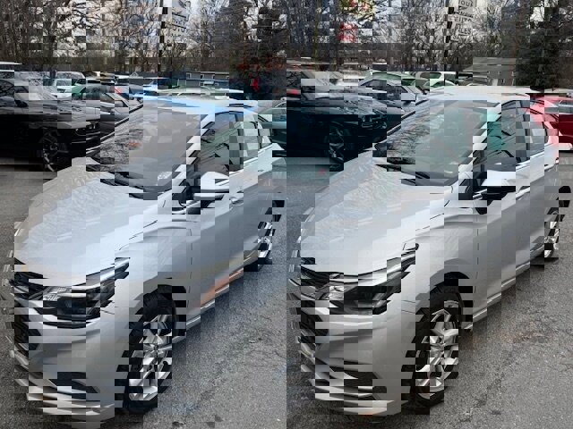 Used 2017 Chevrolet Cruze LT w/ Convenience Package image 1