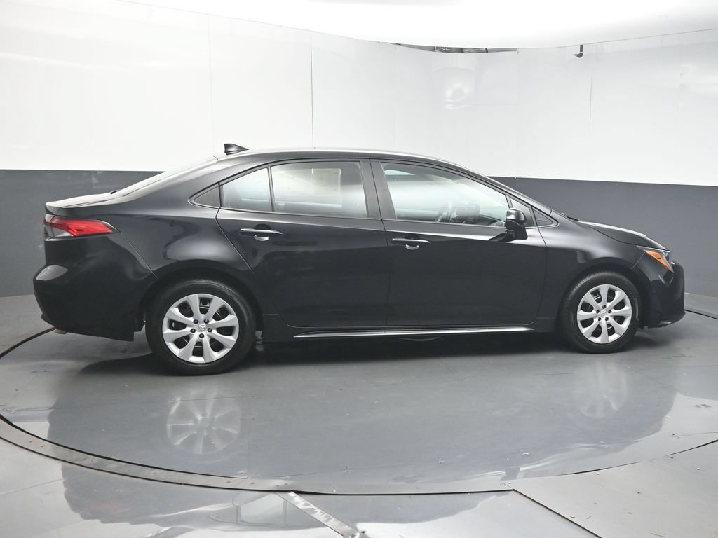 Used 2023 Toyota Corolla LE FWD image 8