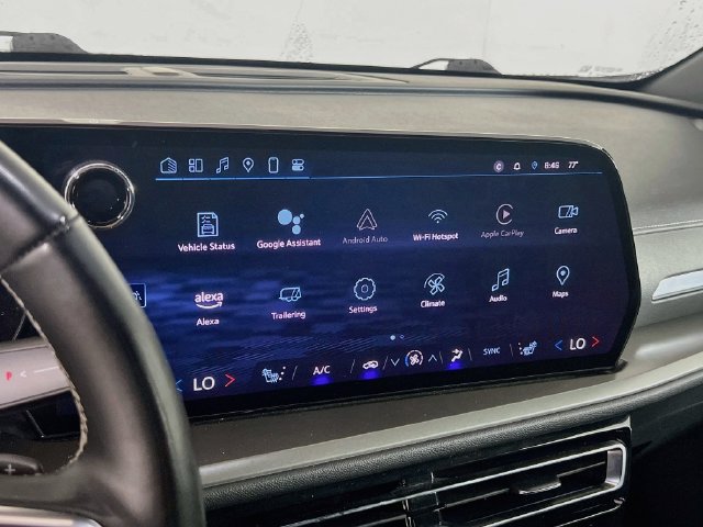 Used 2025 Chevrolet Traverse LT FWD image 14