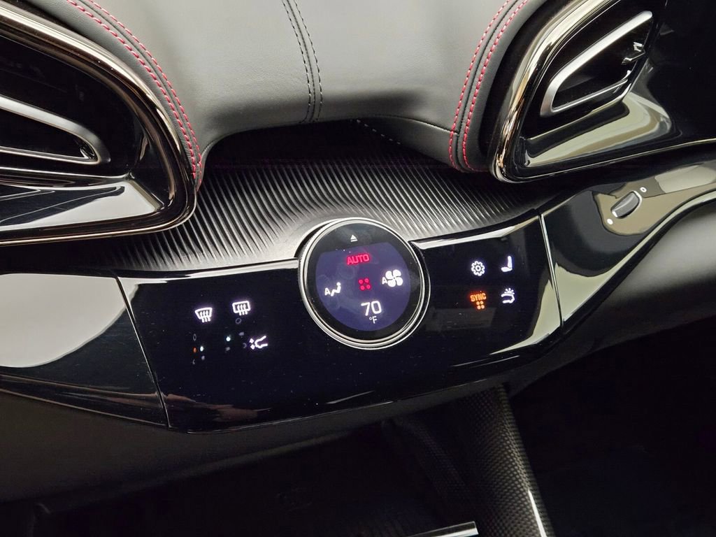 Used 2026 Ferrari Purosangue AWD/4WD image 42