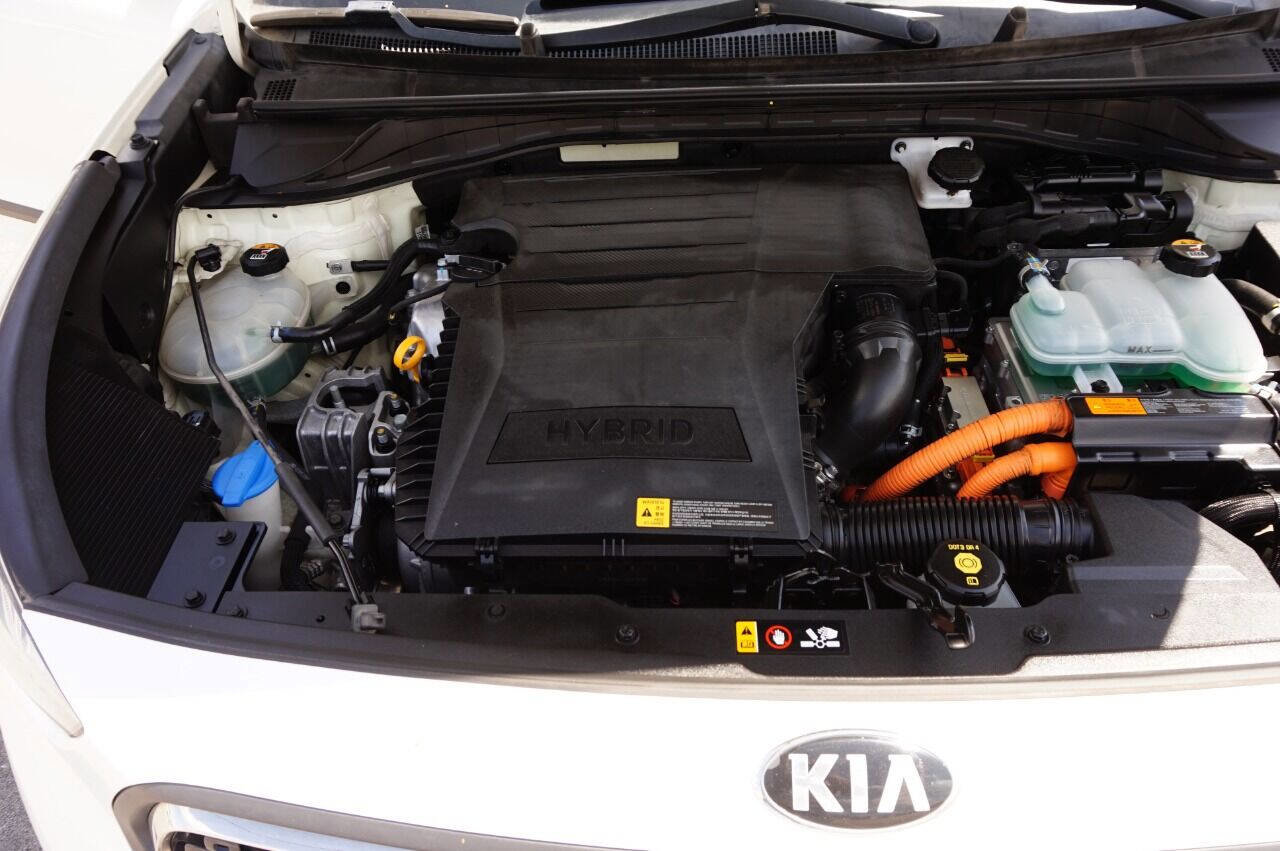 Used 2017 Kia Niro FE image 27