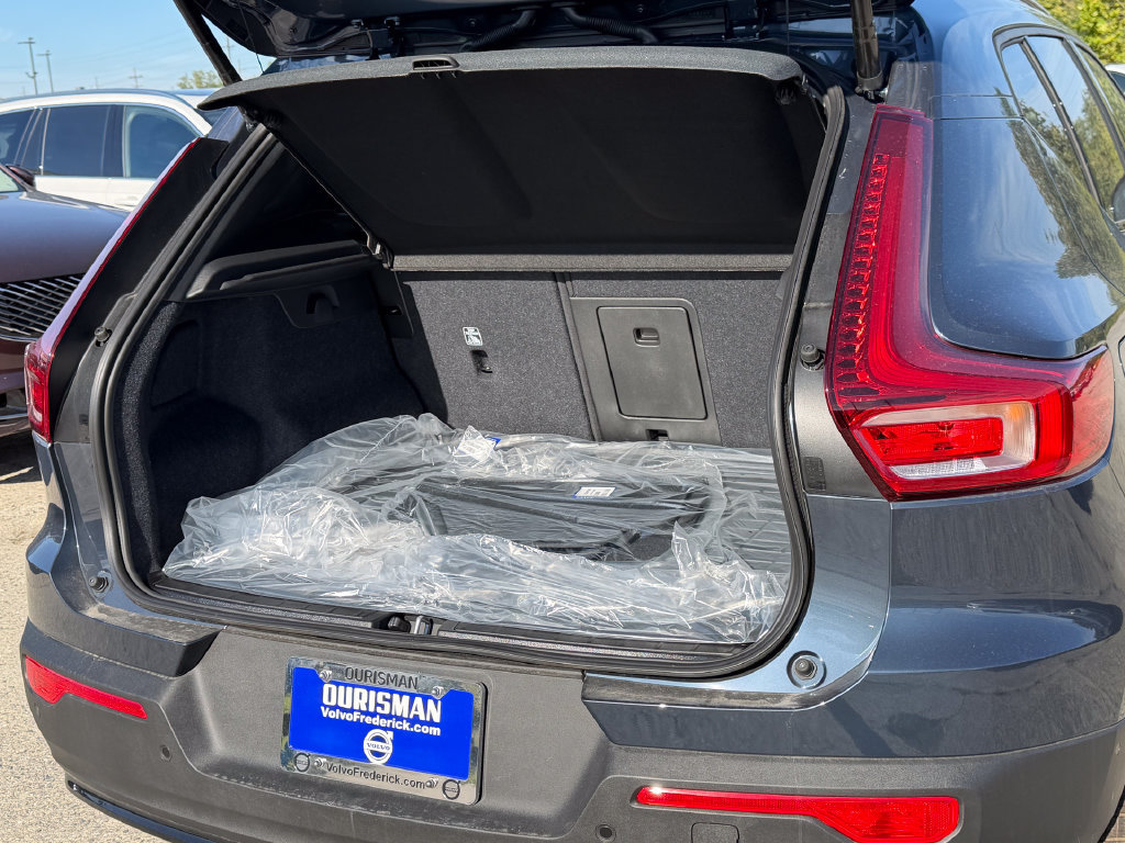 New 2026 Volvo XC40 B5 Ultra w/ Protection Package Premier AWD/4WD image 13