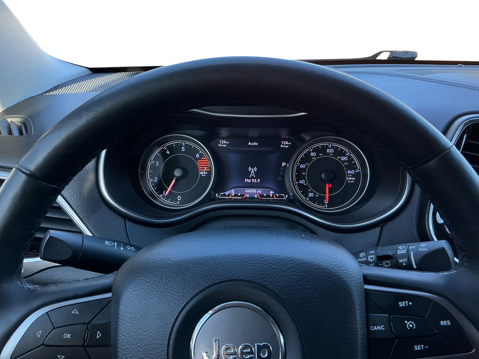 Used 2019 Jeep Cherokee Limited image 12