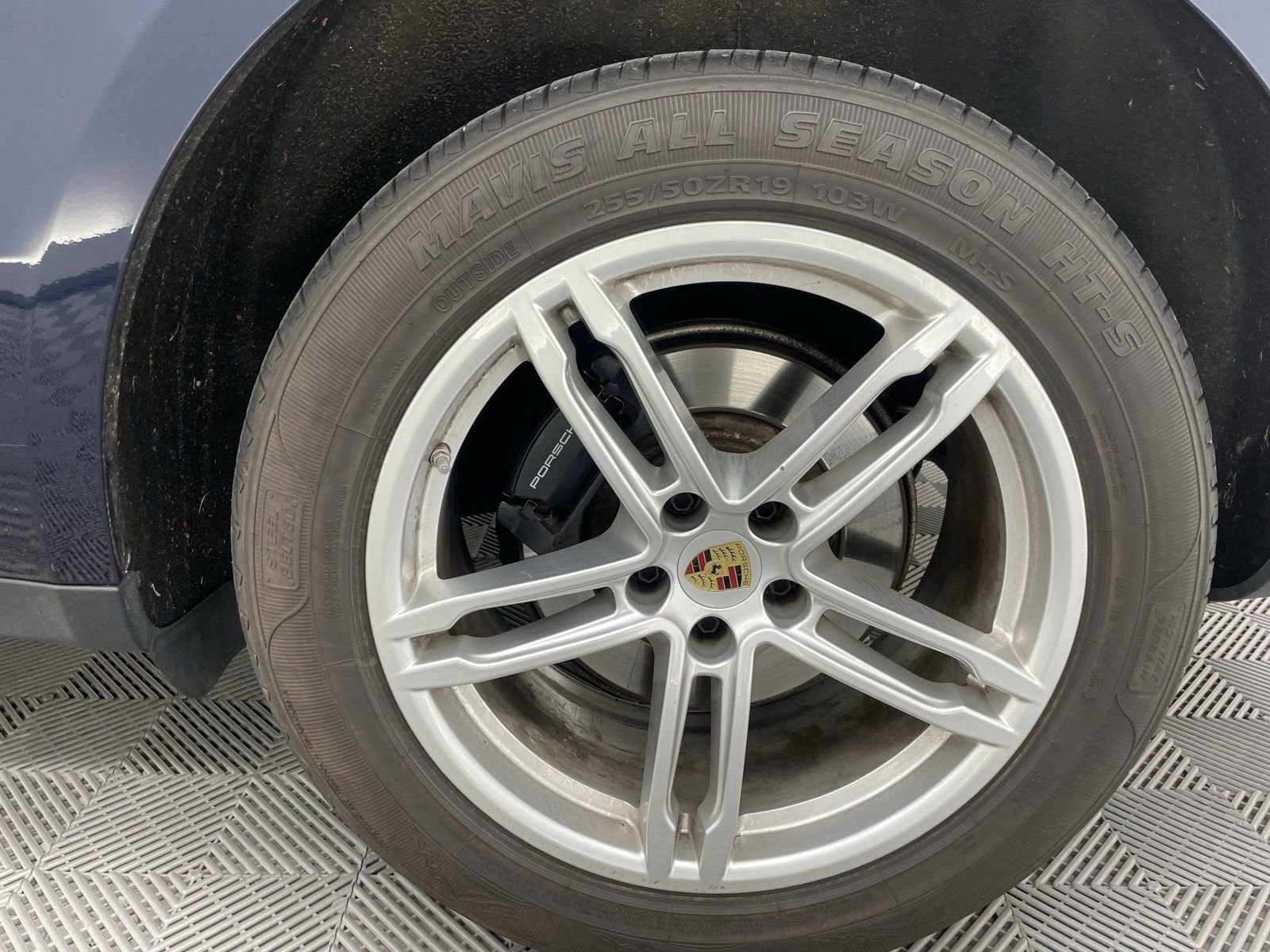 Certified 2023 Porsche Macan Turbo image 15