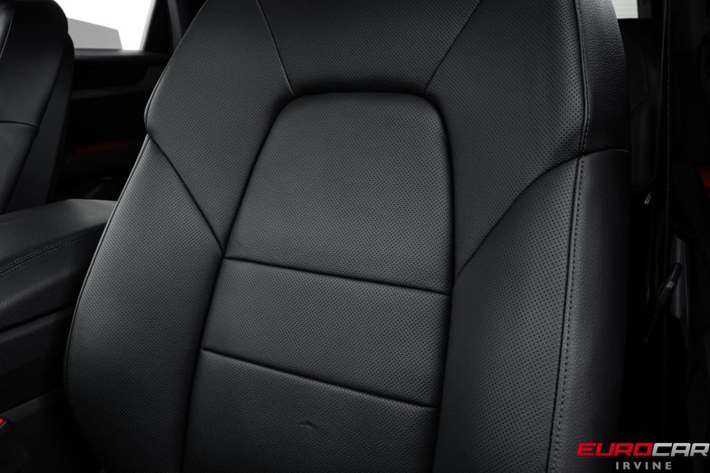Used 2025 Porsche Cayenne AWD/4WD image 41