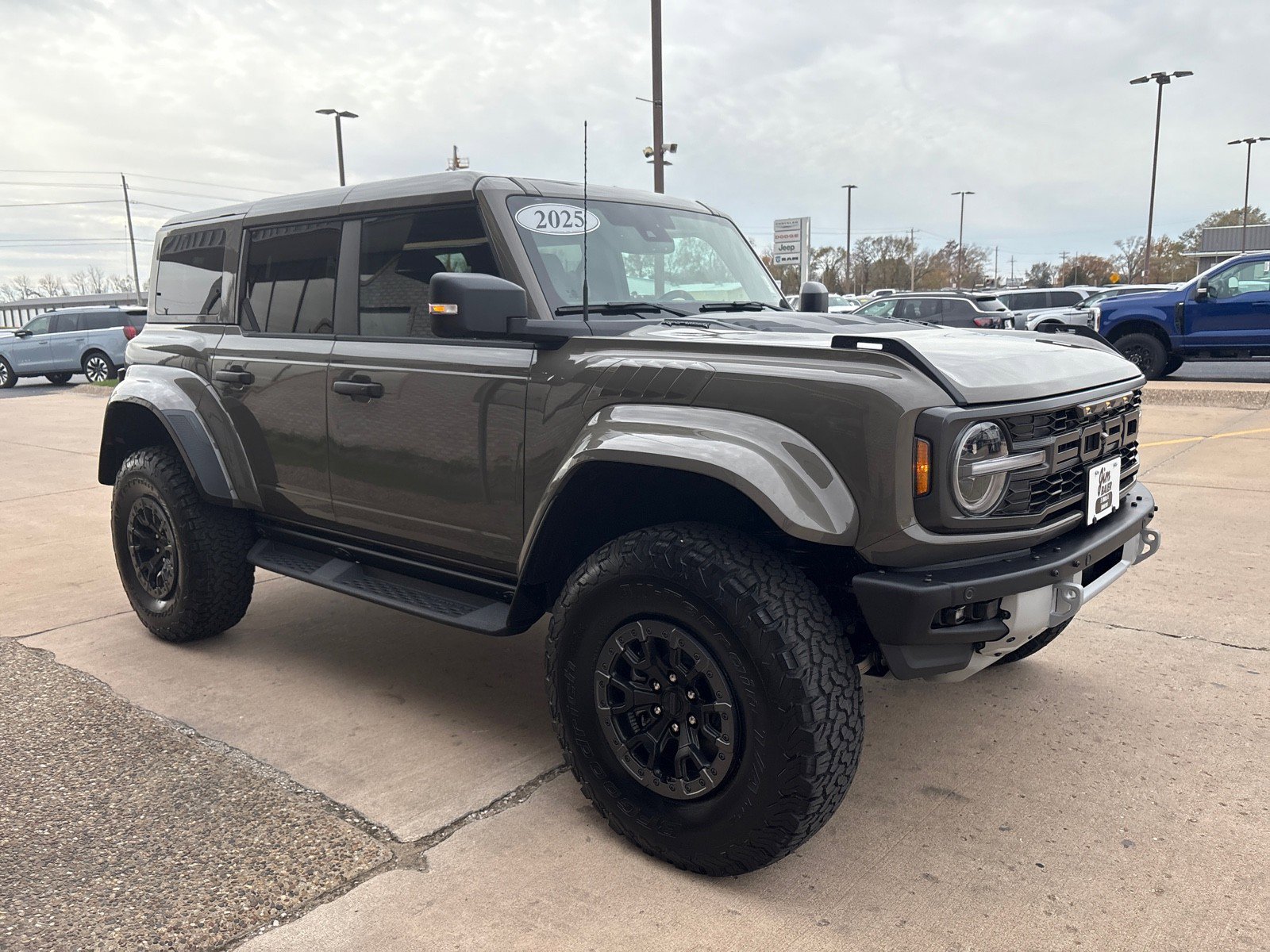 New 2025 Ford Bronco Raptor w/ Interior Carbon Fiber Pack AWD/4WD image 7